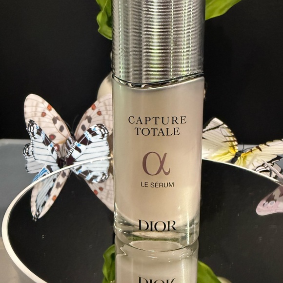 Dior Capture Totale Le Sérum-1.7 fl oz/50ml (NWOB) - Picture 1 of 8